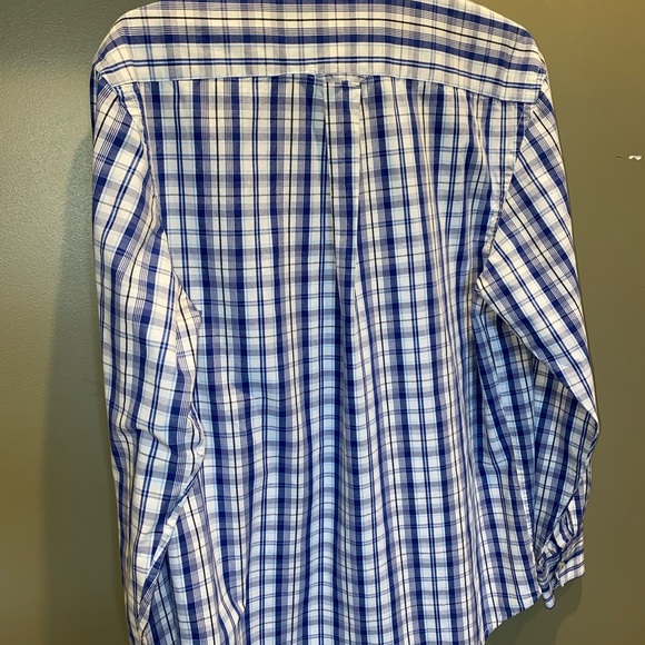 Men’s casual button down plaid shirt by IZOD. - Picture 3 of 4
